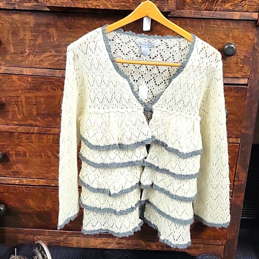 Olivia Sky L sweater with ruffles
